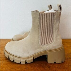 Steve Madden Hola Ankle Boots Size 6